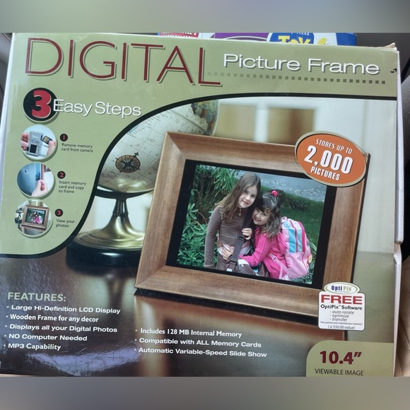 Digital picture frame $55 - Picture 1 of 3